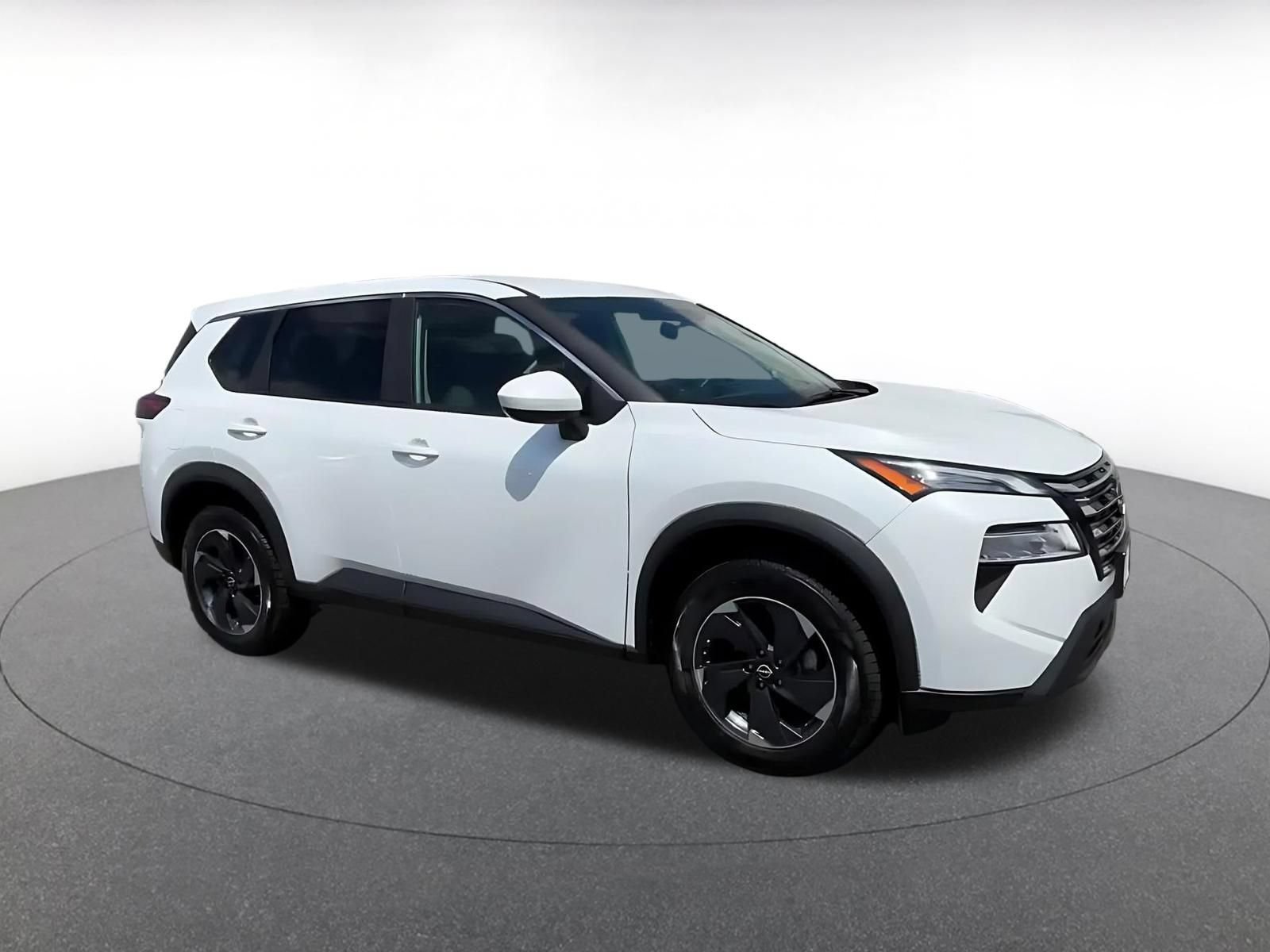 Used 2025 Nissan Rogue SV AWD/4WD image 2