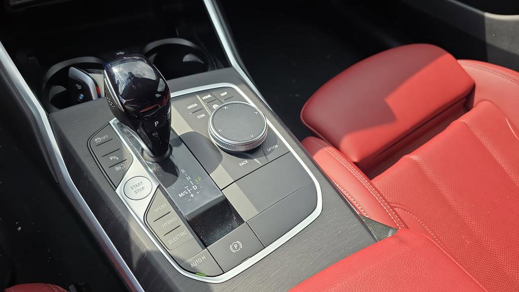 Used 2022 BMW 330e xDrive w/ M Sport Package image 21