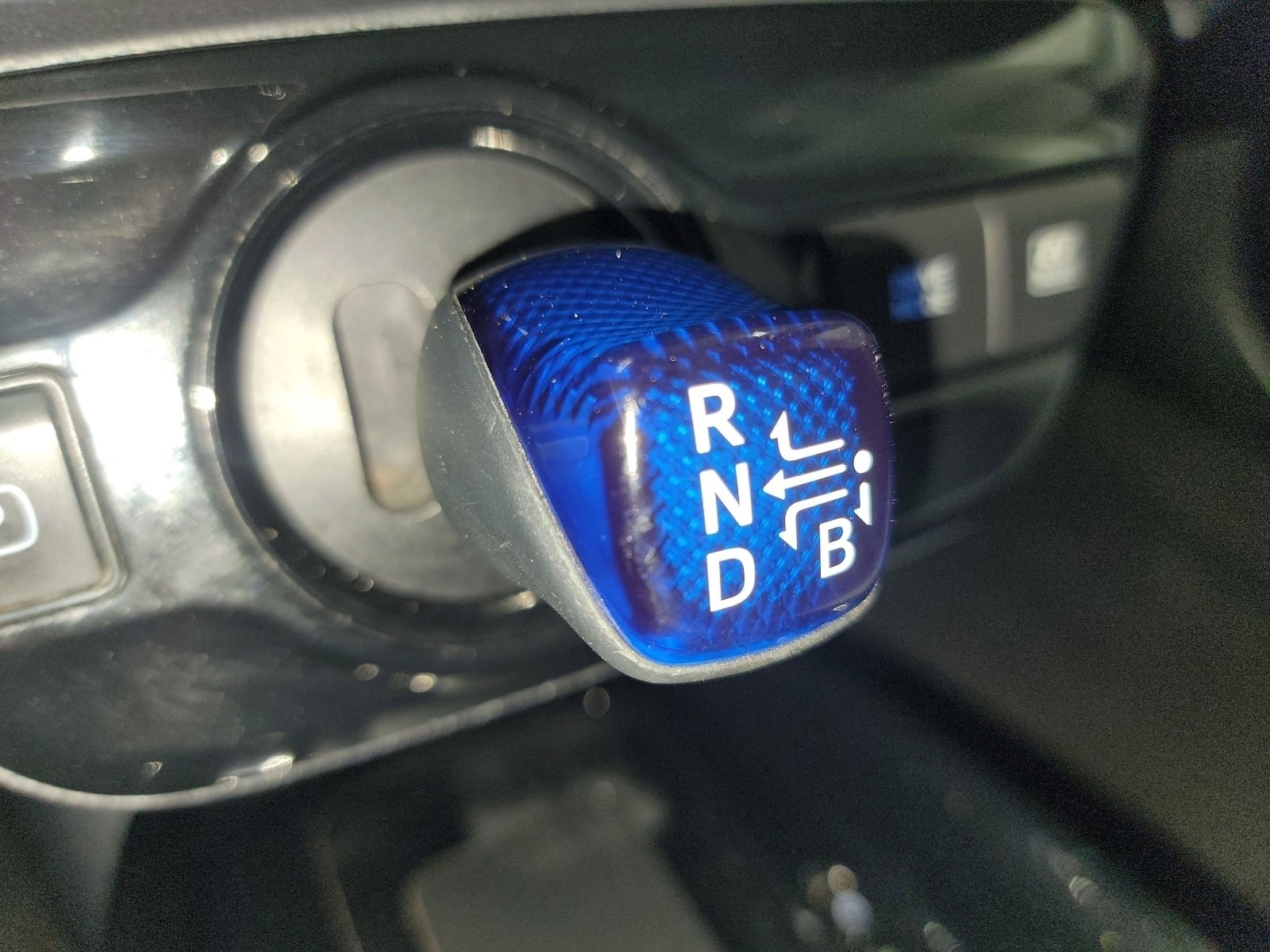 Used 2019 Toyota Prius XLE AWD/4WD image 26