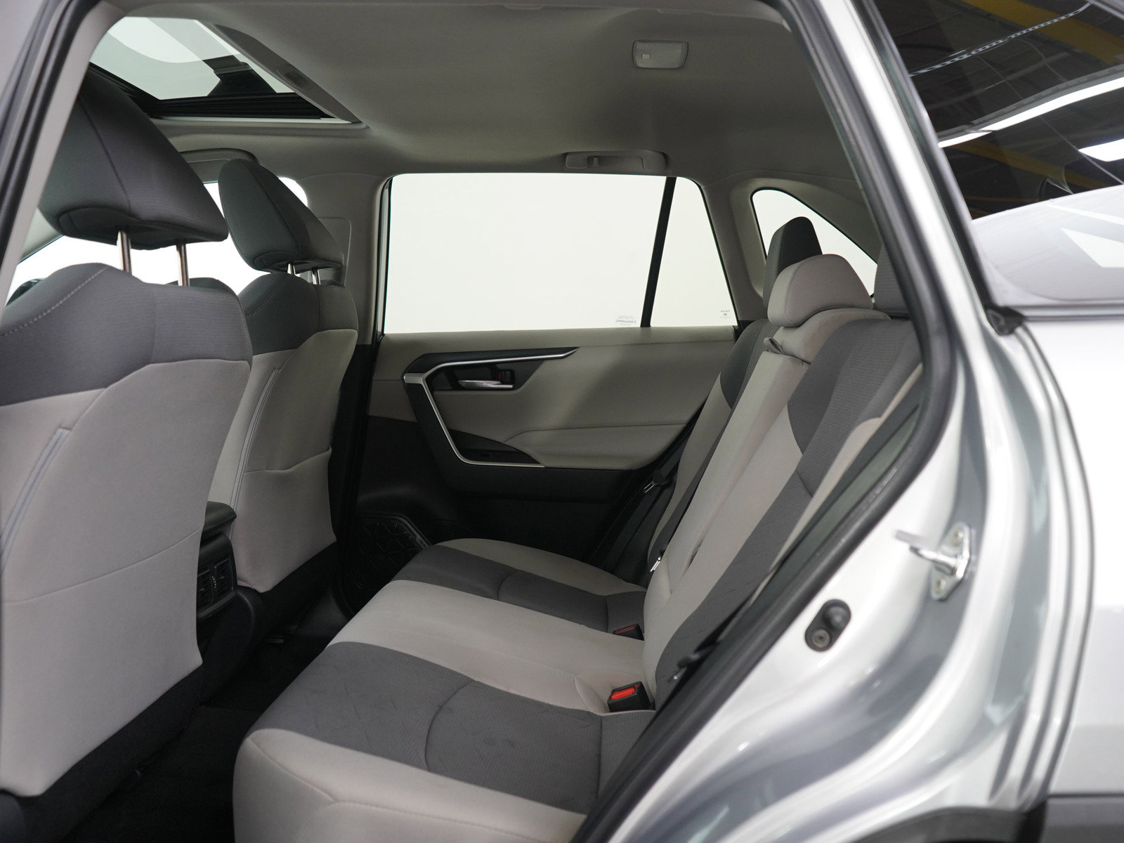 Used 2022 Toyota RAV4 XLE image 18