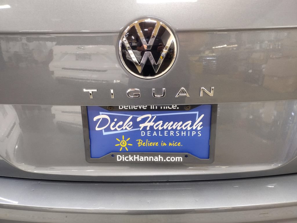 Used 2023 Volkswagen Tiguan SE AWD/4WD image 17
