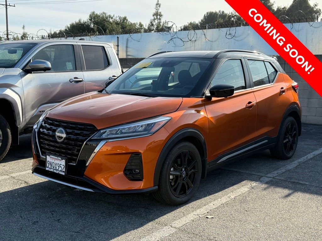 Used 2024 Nissan Kicks SR image 2
