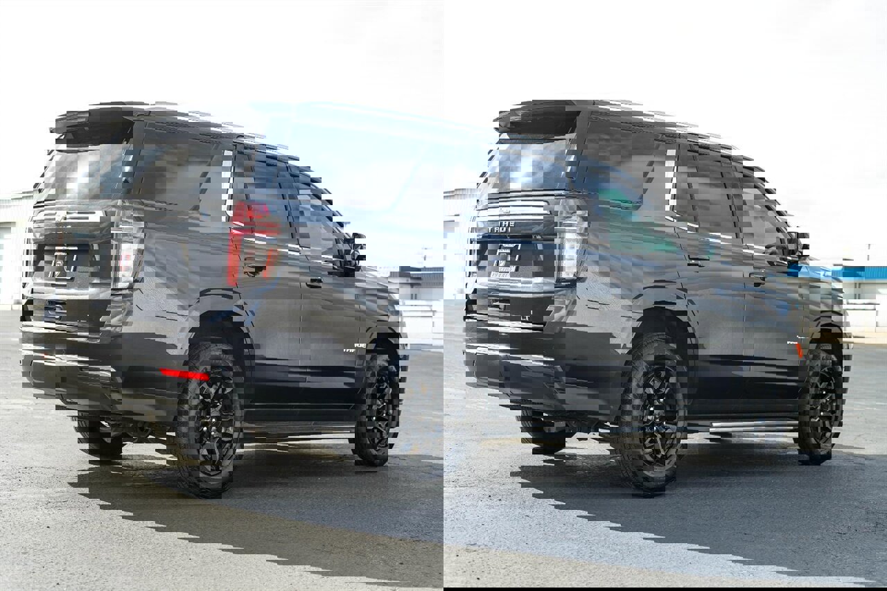 Used 2022 Chevrolet Tahoe LT w/ Luxury Package image 5