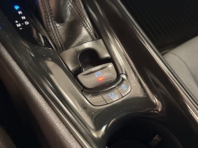 Used 2020 Toyota C-HR LE FWD image 18