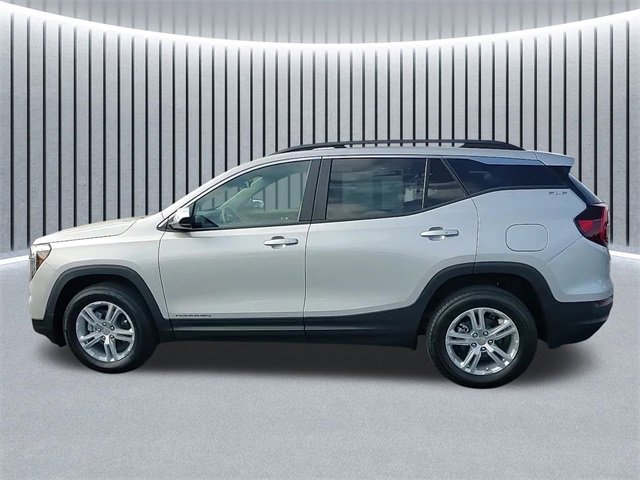 Used 2022 GMC Terrain SLE w/ Driver Convenience Package image 8