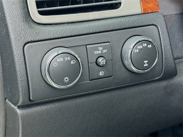 Used 2013 Chevrolet Avalanche LTZ image 10