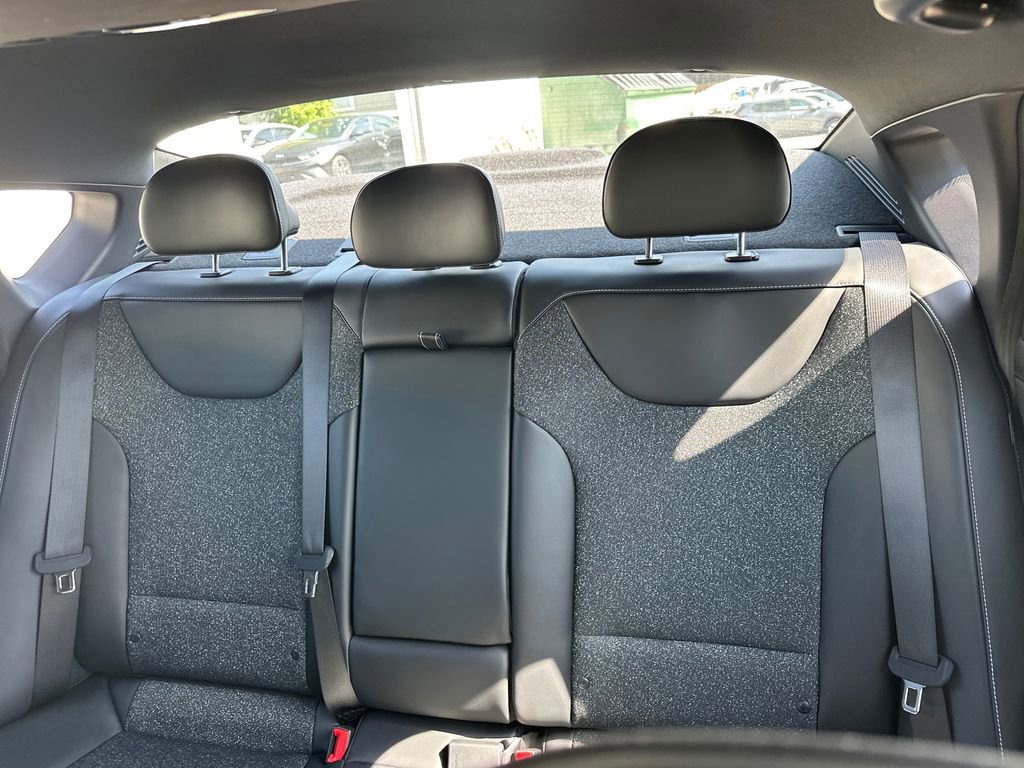 Used 2025 Kia K4 GT-Line w/ GT-Line Sunroof Package image 19