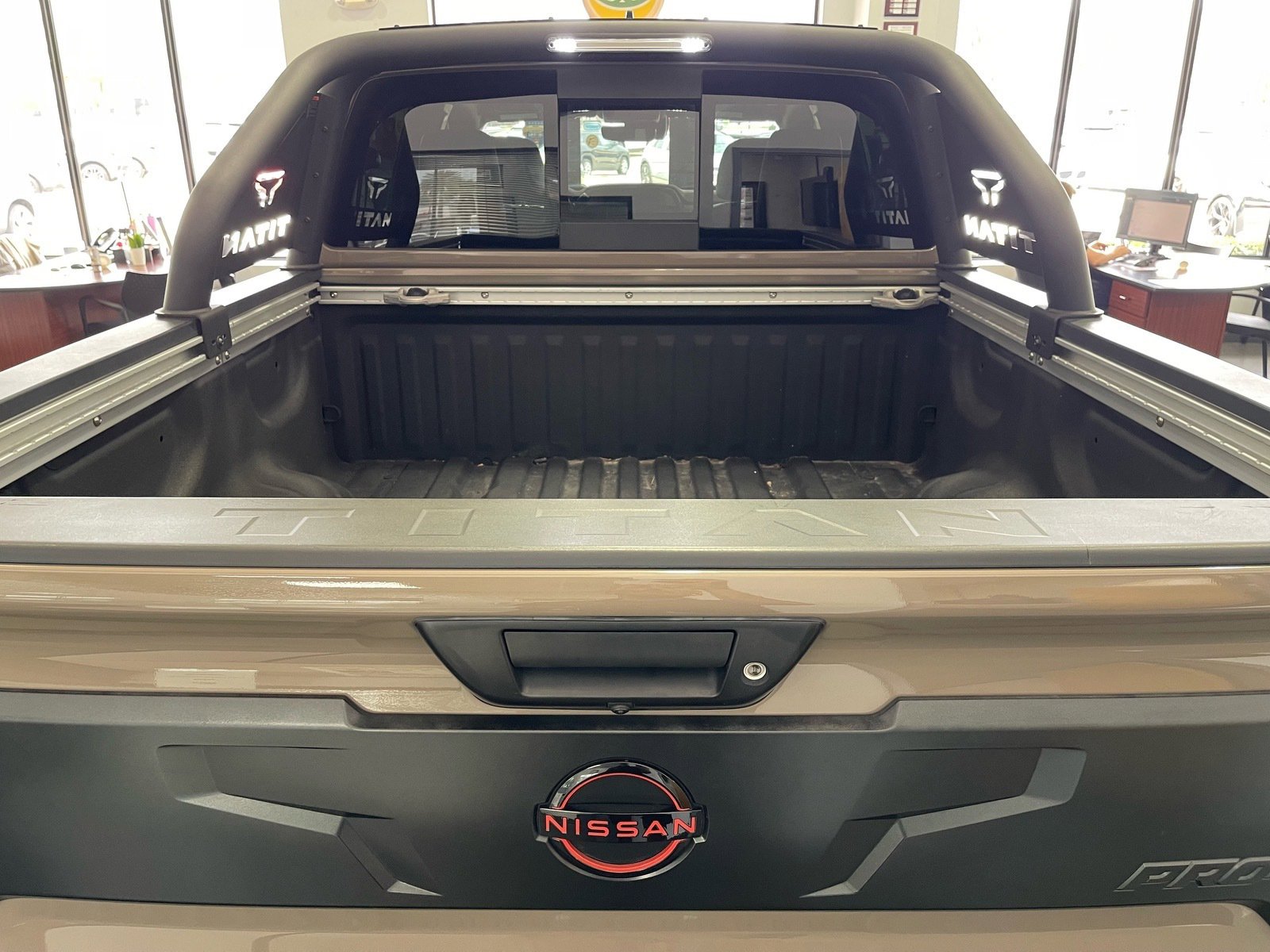 Used 2023 Nissan Titan PRO-4X w/ Pro-4x Convenience Package AWD/4WD image 35