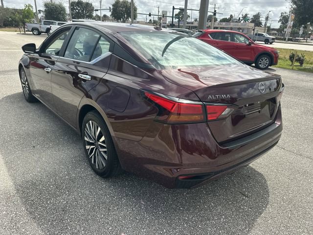 Used 2025 Nissan Altima 2.5 SV image 10