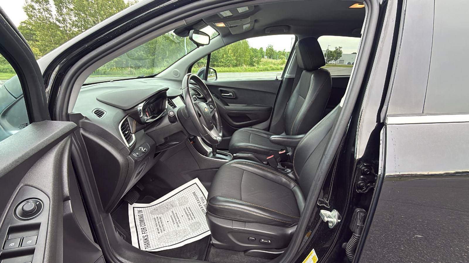 Used 2020 Chevrolet Trax LT w/ Driver Confidence Package AWD/4WD image 25