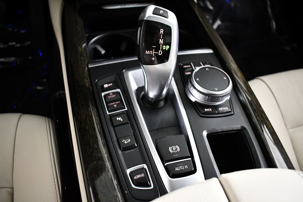 Used 2018 BMW X5 xDrive40e w/ Driving Assistance Package image 29