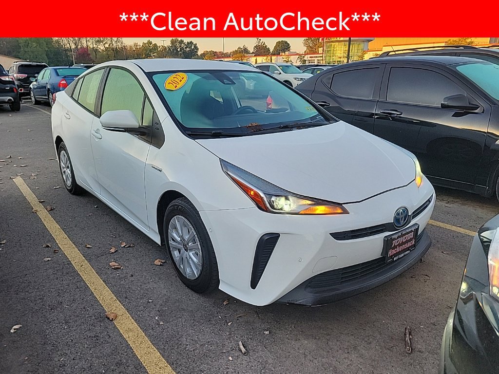 Used 2022 Toyota Prius LE FWD image 3