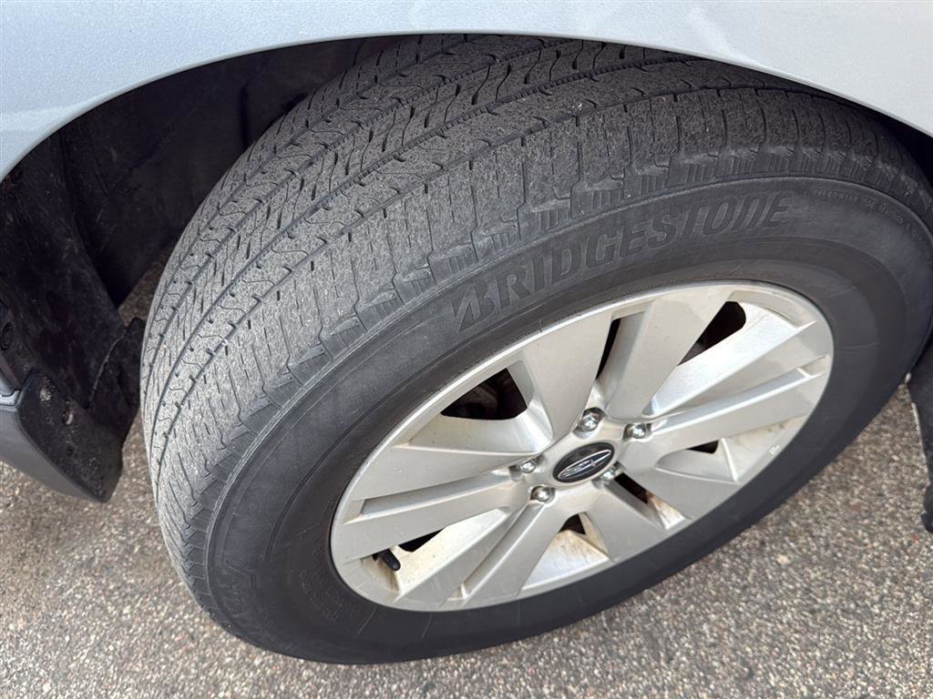 Used 2015 Subaru Outback 2.5i Premium AWD/4WD image 2
