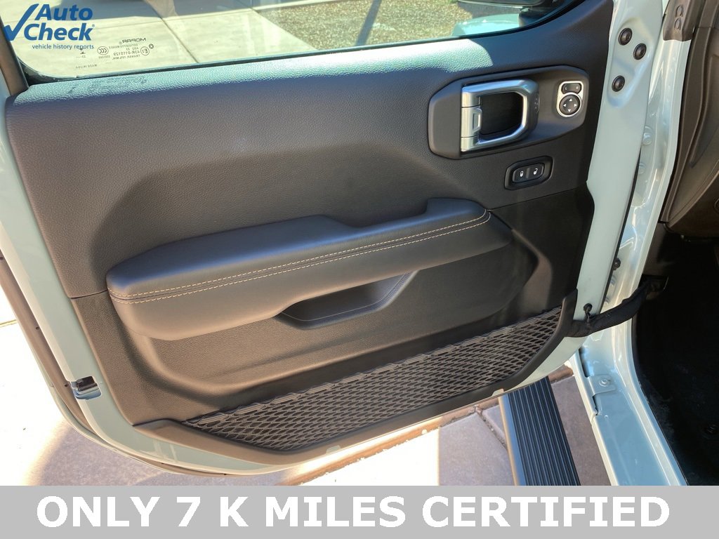 Used 2024 Jeep Wrangler Unlimited Sahara image 25