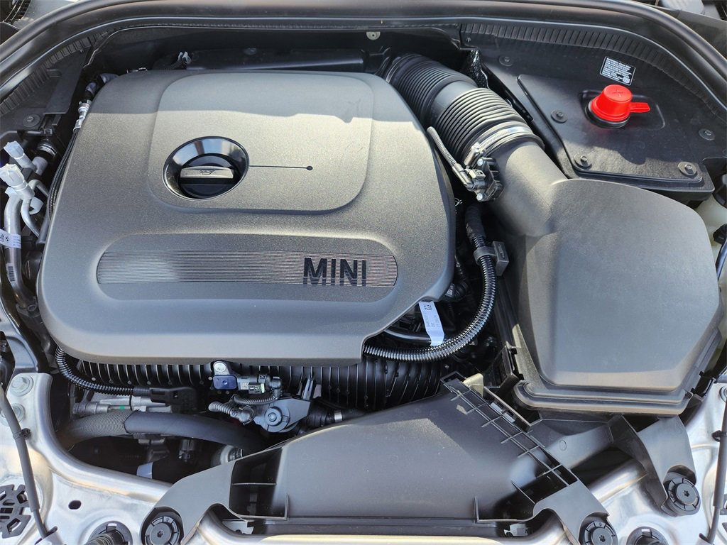 Used 2025 MINI Cooper 2-Door Hardtop image 24