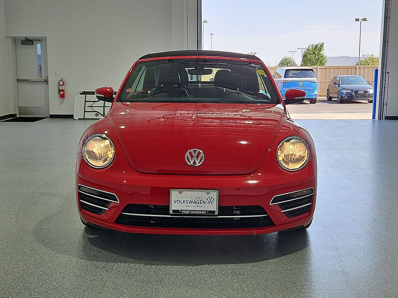 Used 2019 Volkswagen Beetle 2.0T SE FWD image 3