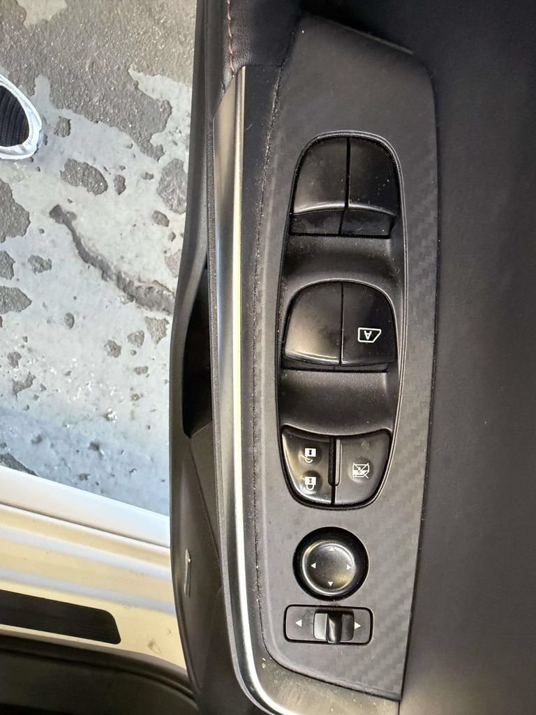 Used 2022 Nissan Sentra SR w/ SR Premium Package FWD image 8