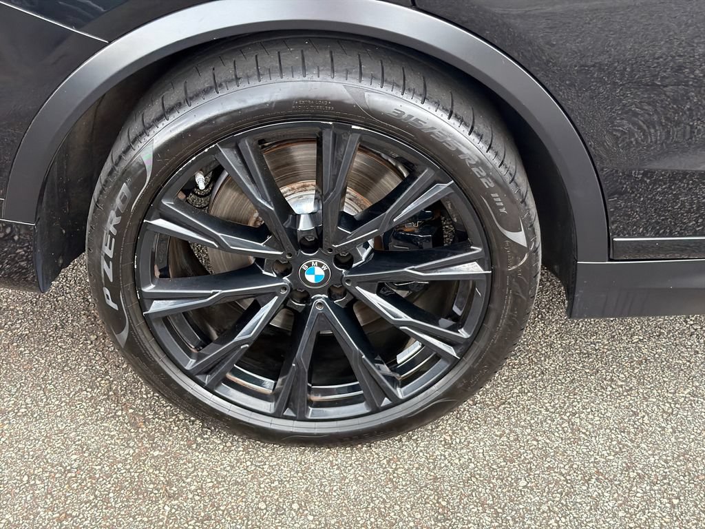 Used 2022 BMW X7 M50i w/ Dynamic Handling Package AWD/4WD image 17