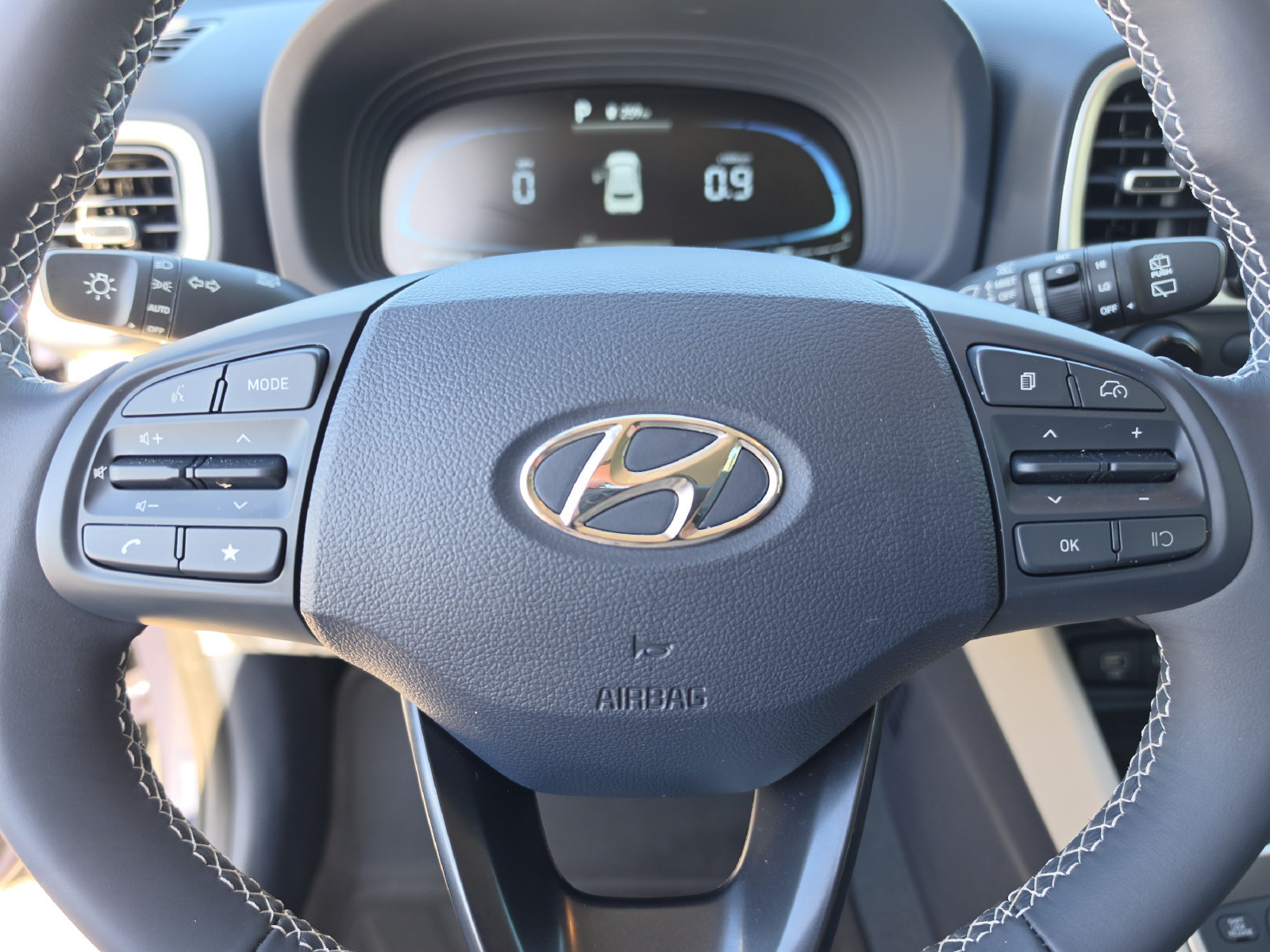 Used 2026 Hyundai Venue SEL FWD image 31