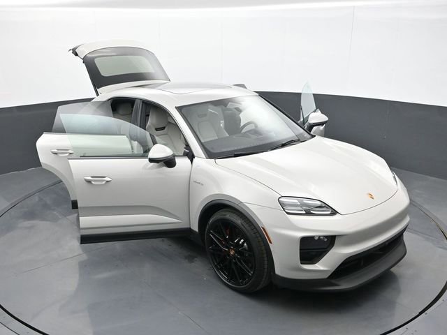 New 2026 Porsche Macan 4S Electric image 34
