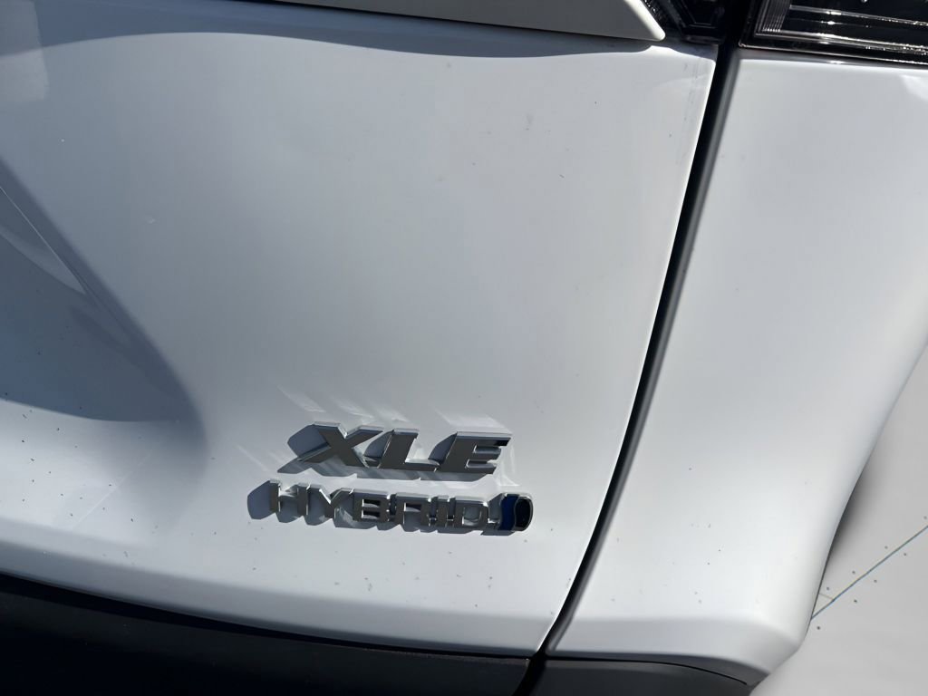 Used 2024 Toyota RAV4 XLE AWD/4WD image 14
