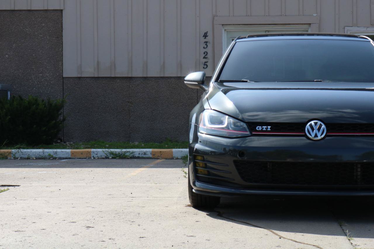 Used 2015 Volkswagen GTI SE w/ Lighting Package (SEL) FWD image 4