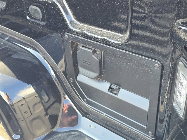 New 2026 GMC Sierra EV Elevation w/ LPO, Elevation Dark Package image 27