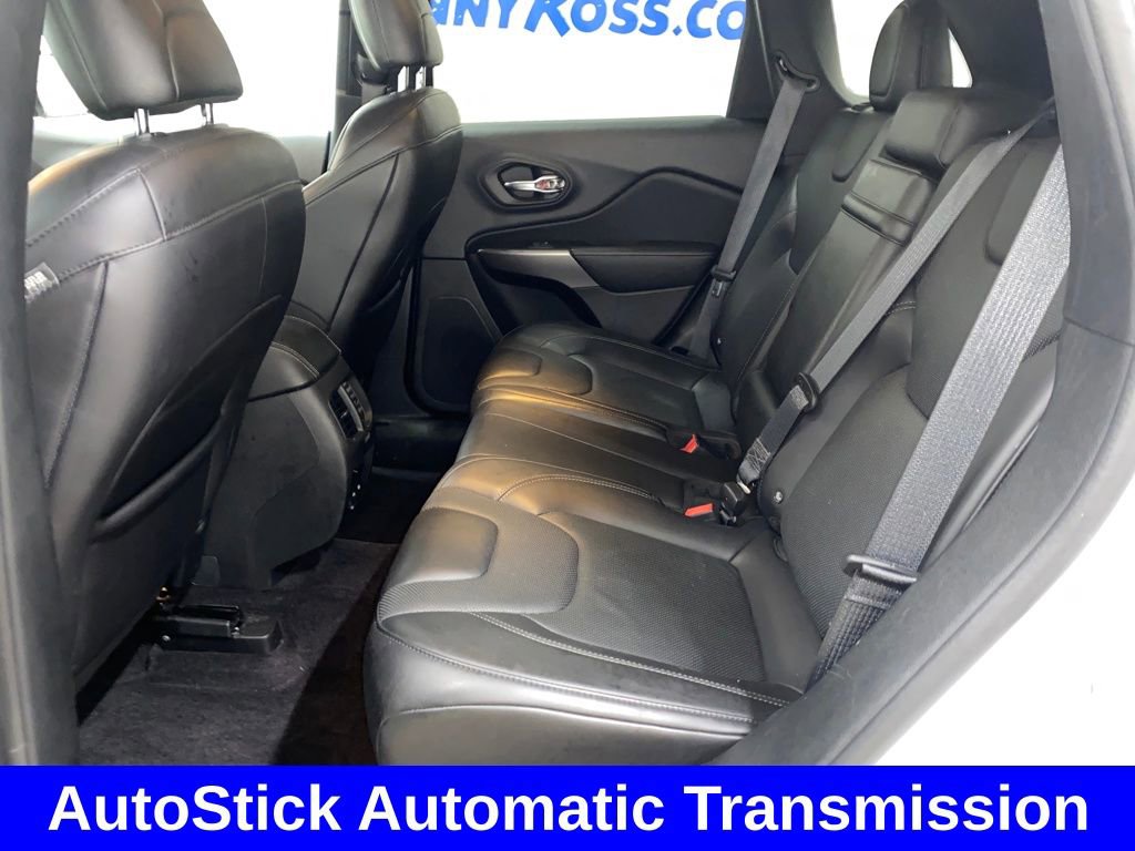 Used 2019 Jeep Cherokee Limited image 16