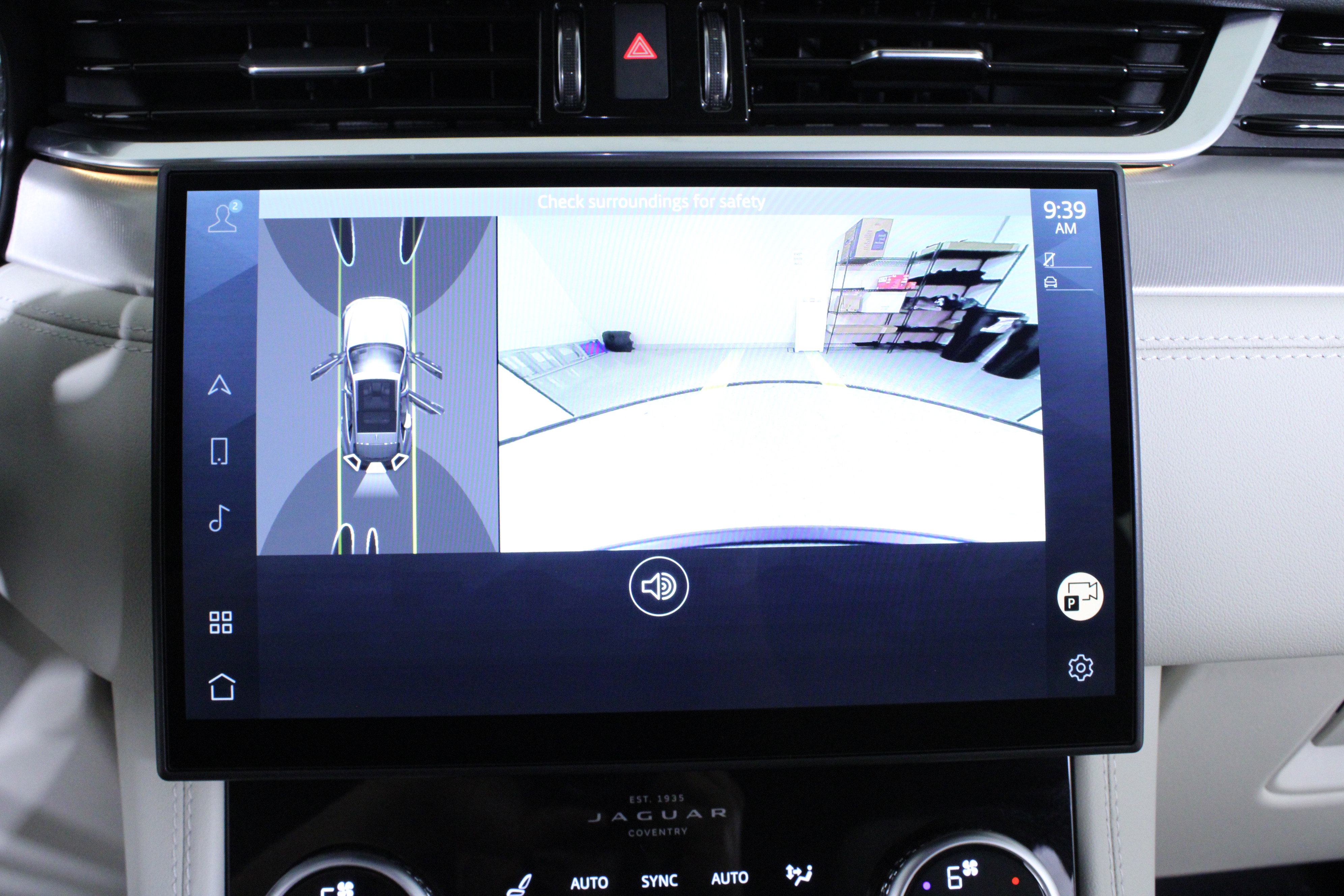 Used 2025 Jaguar F-PACE R-Dynamic S image 28