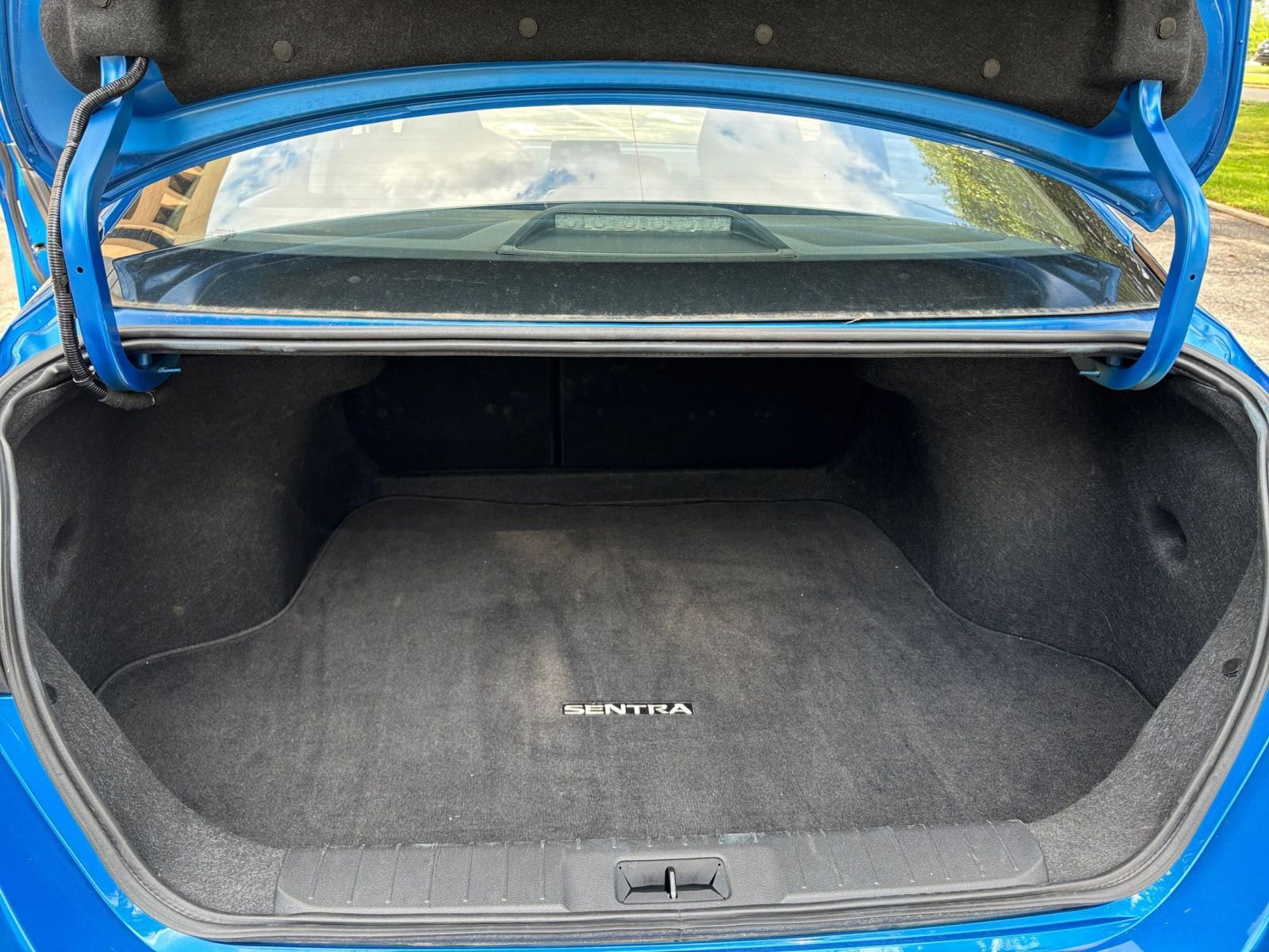 Used 2025 Nissan Sentra SV FWD image 26