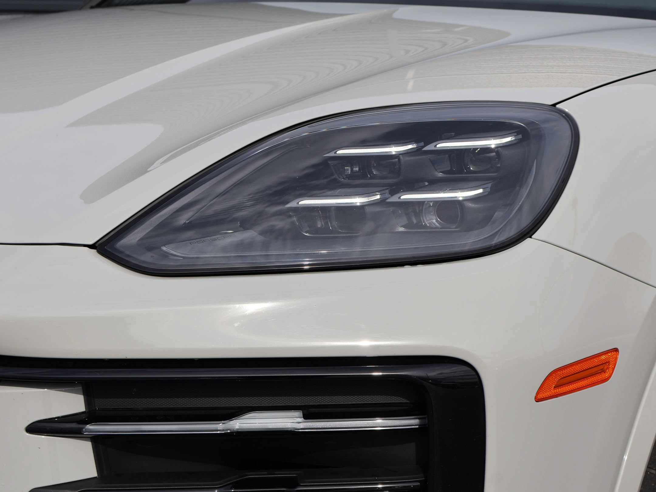 Certified 2025 Porsche Cayenne Coupe AWD/4WD image 13