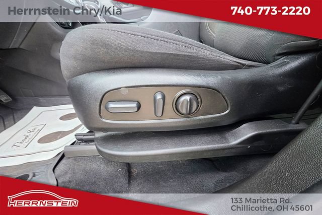 Used 2023 Chevrolet Traverse LT FWD image 16