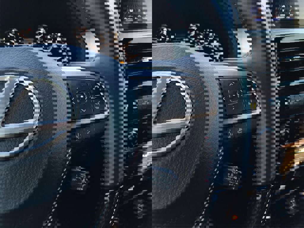 Used 2023 Lexus GX 460 Luxury w/ Accessory Package image 24