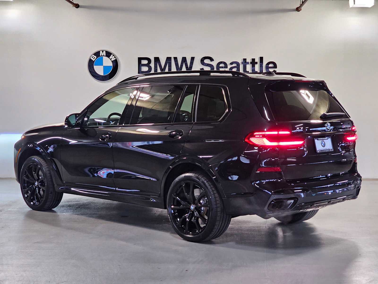 New 2026 BMW X7 M60i image 4