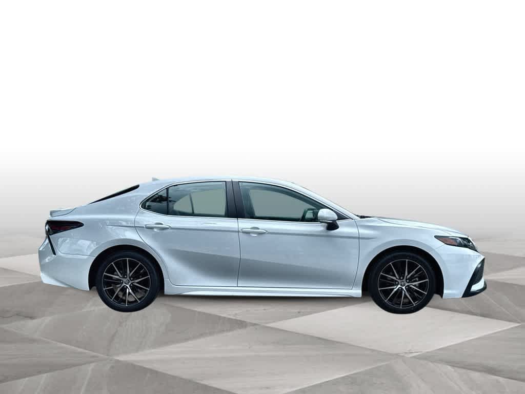 Used 2024 Toyota Camry SE w/ Convenience Package FWD image 9