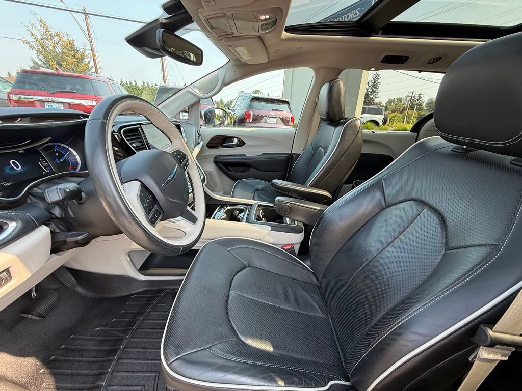 Used 2021 Chrysler Pacifica Limited w/ Premium & Safety Sphere Group FWD image 12