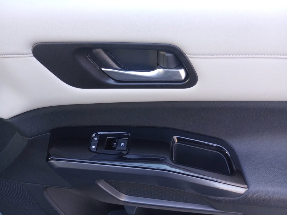 Used 2022 Nissan Pathfinder SL w/ Cargo Package image 35