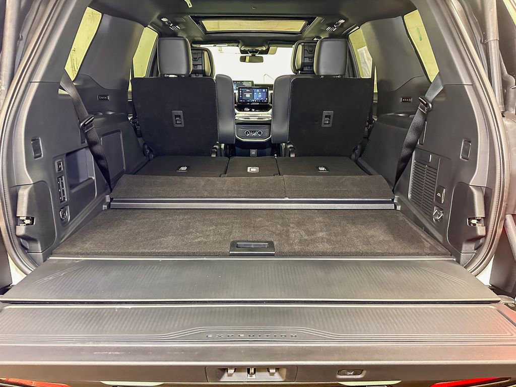 New 2026 Ford Expedition Platinum w/ Stealth Performance Package image 18