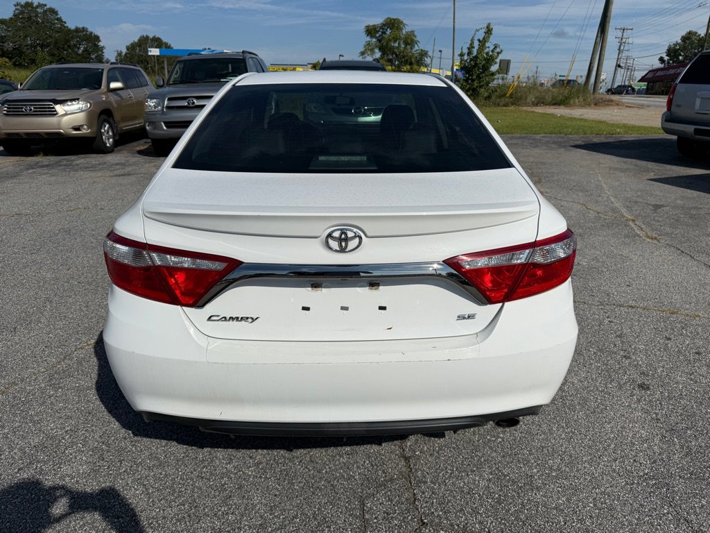 Used 2017 Toyota Camry SE image 6