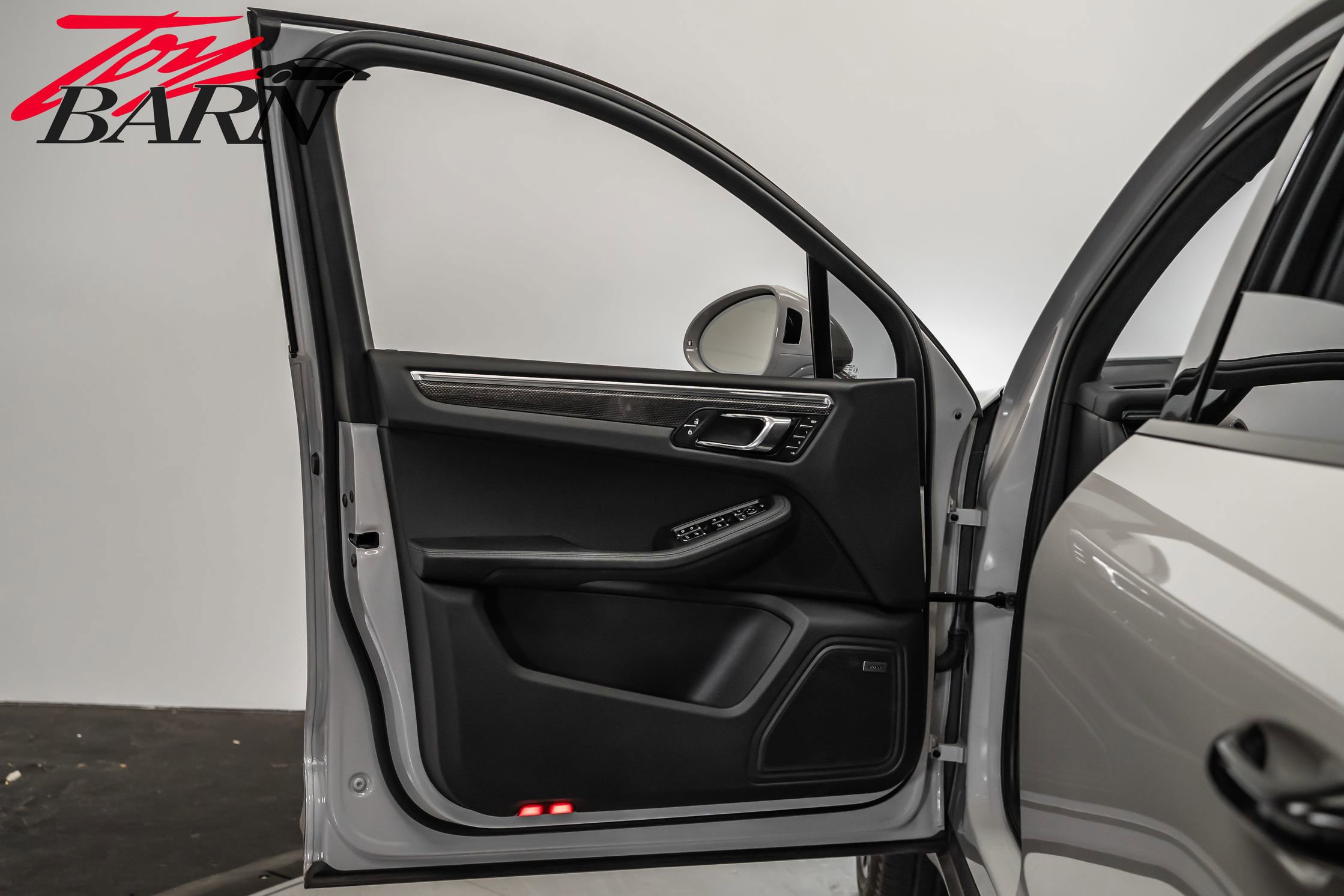 Used 2023 Porsche Macan S image 18