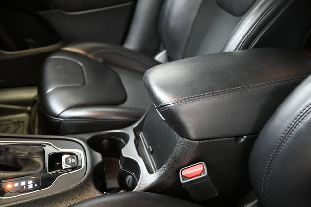 Used 2020 Jeep Cherokee Latitude Plus image 21