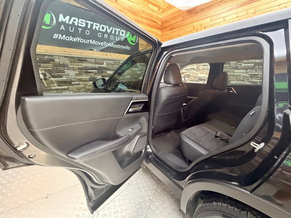 Used 2022 Mitsubishi Outlander SE AWD/4WD image 18