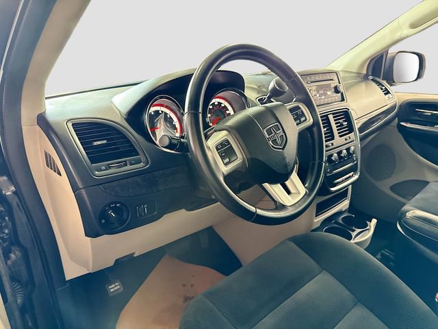 Used 2016 Dodge Grand Caravan American Value Package w/ UConnect Hands-Free Group image 10