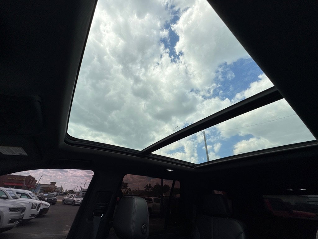 Used 2022 Chevrolet Tahoe RST w/ Luxury Package image 15