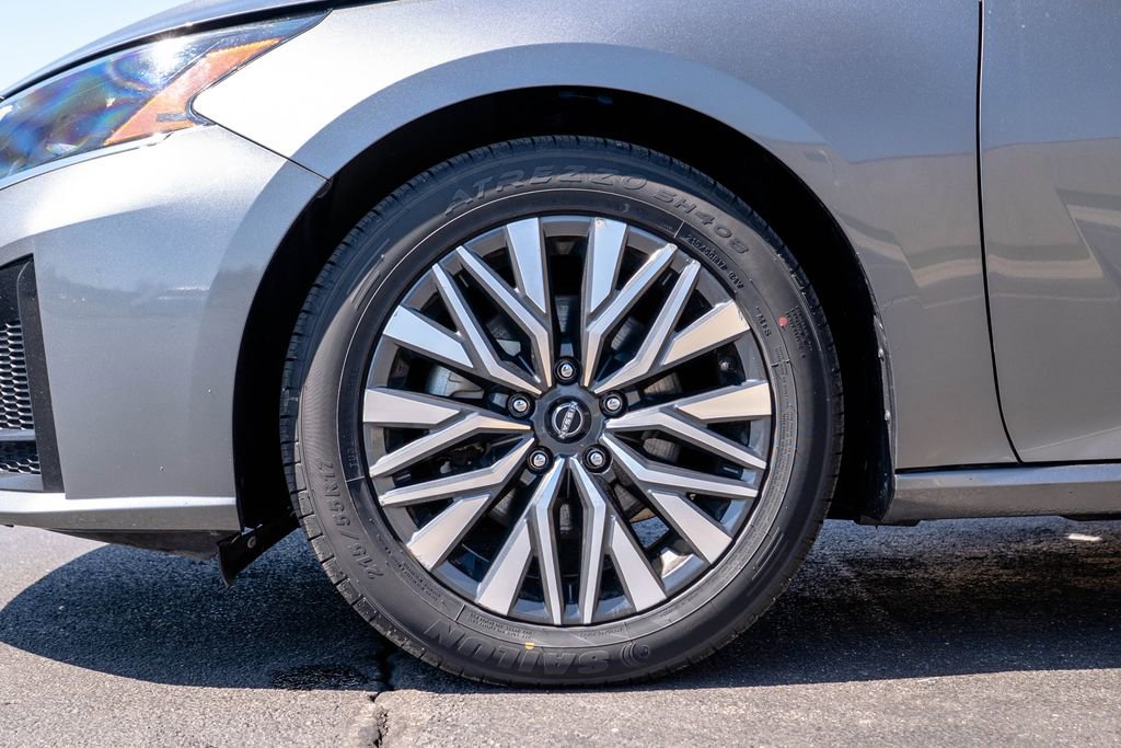 Used 2024 Nissan Altima 2.5 SV FWD image 10