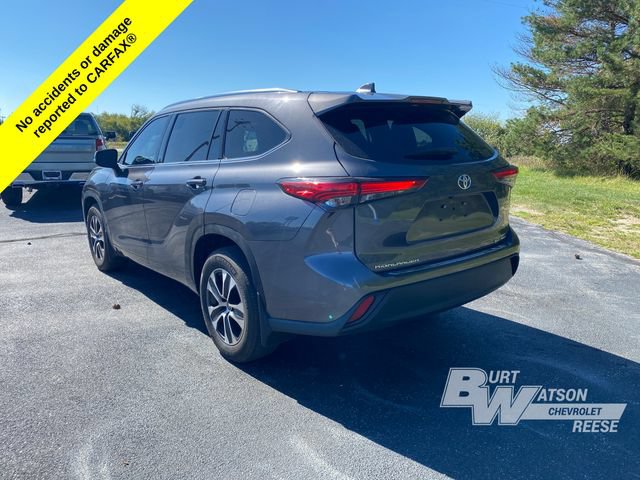 Used 2021 Toyota Highlander XLE AWD/4WD image 6