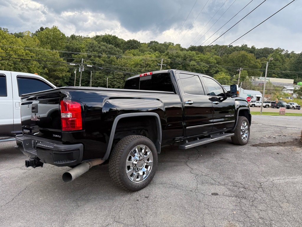 Used 2015 GMC Sierra 2500 Denali w/ Duramax Plus Package image 15