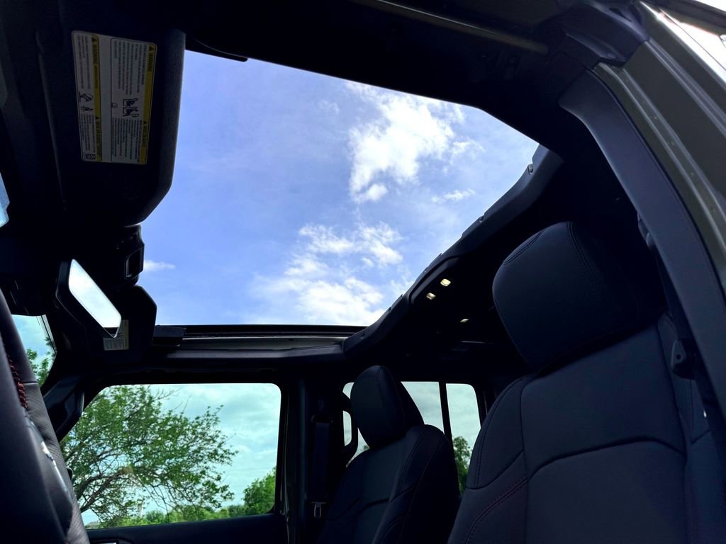New 2026 Jeep Wrangler Unlimited Rubicon 392 w/ Quick Order Package 27X Moab AWD/4WD image 18