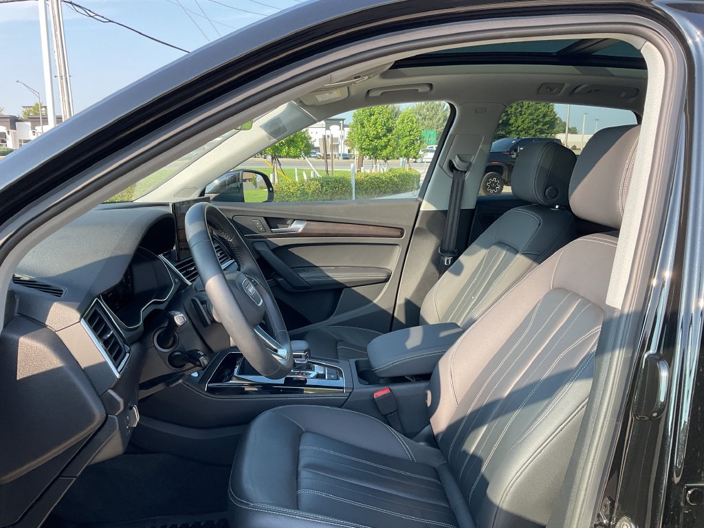 Used 2023 Audi Q5 2.0T Premium Plus w/ Premium Plus Package AWD/4WD image 12