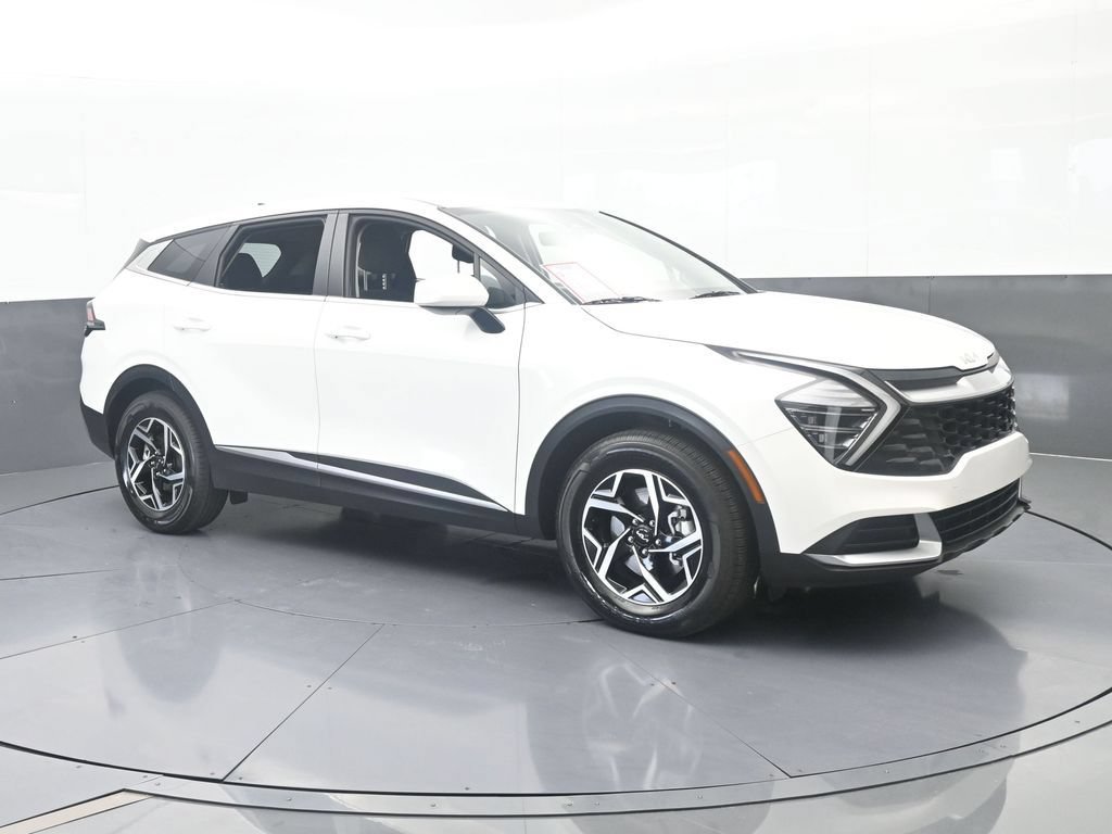 Used 2025 Kia Sportage LX FWD image 8